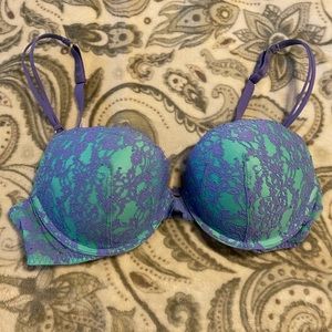 Victoria’s Secret 36C bra